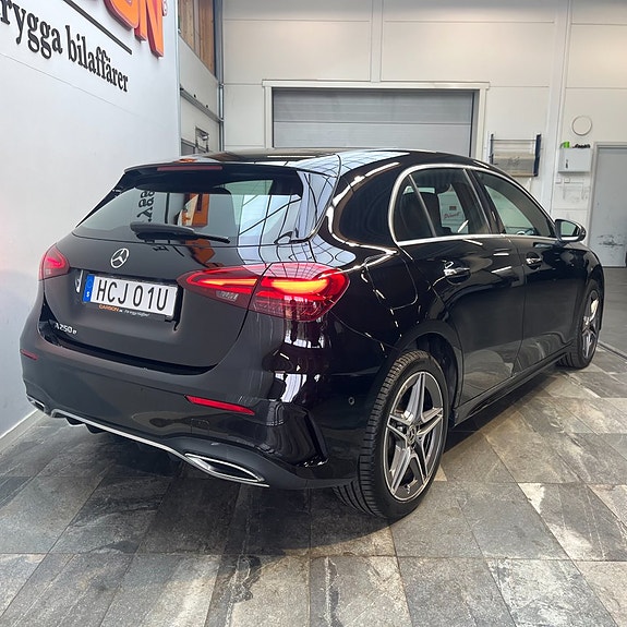 Mercedes-Benz A250 e 4 of 12