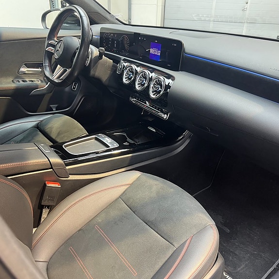 Mercedes-Benz A250 e 11 of 12