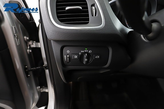Volvo V40 Cross Country 12 of 27