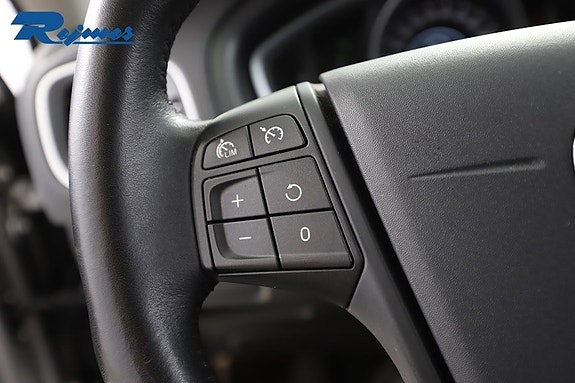 Volvo V40 Cross Country 11 of 27