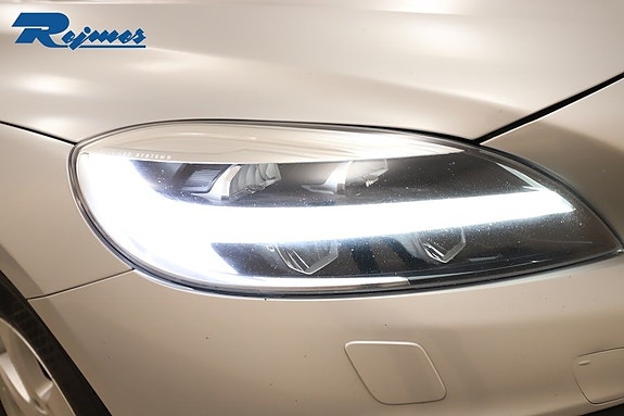 Volvo V40 Cross Country 20 of 27