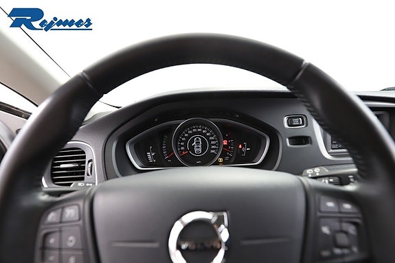 Volvo V40 Cross Country 9 of 27