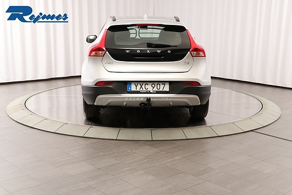 Volvo V40 Cross Country 21 of 27