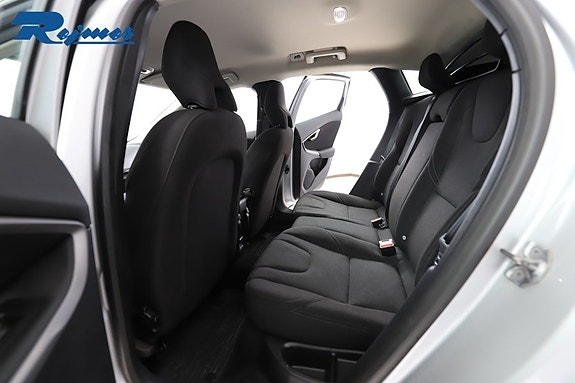 Volvo V40 Cross Country 7 of 27