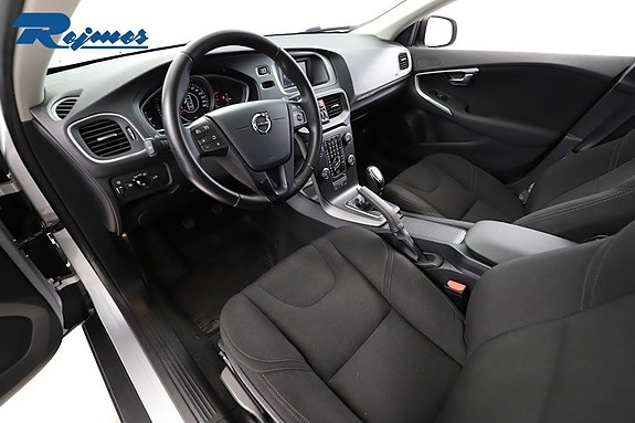 Volvo V40 Cross Country 5 of 27