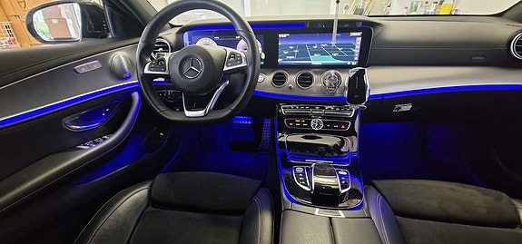 Mercedes-Benz E220 12 of 30
