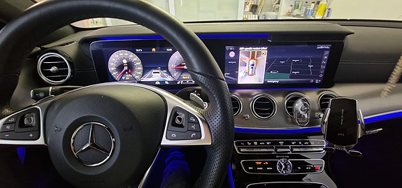 Mercedes-Benz E220 6 of 30