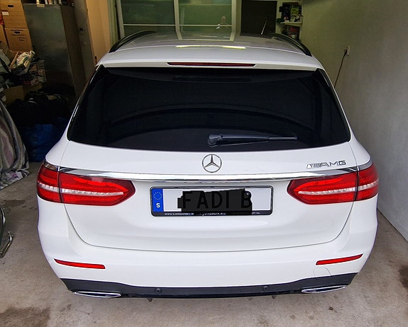 Mercedes-Benz E220 8 of 30