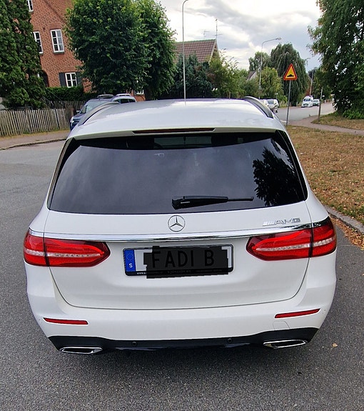 Mercedes-Benz E220 10 of 30