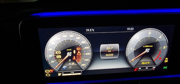 Mercedes-Benz E220 5 of 30