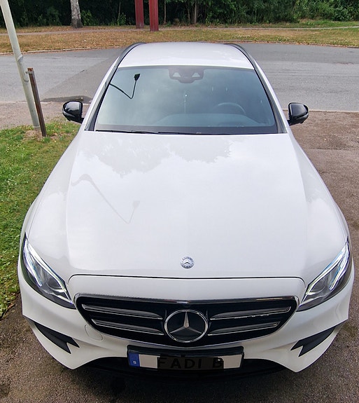 Mercedes-Benz E220 3 of 30