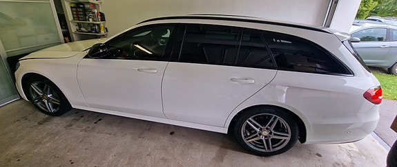 Mercedes-Benz E220 25 of 30