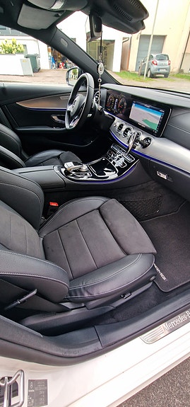 Mercedes-Benz E220 17 of 30