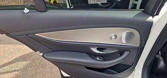 Mercedes-Benz E220 27 of 30