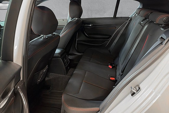BMW 116i 15 of 17