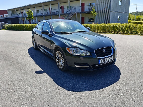 Jaguar XF 3 of 10