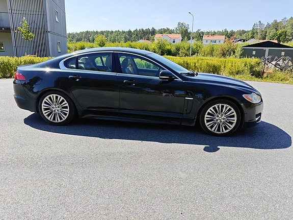 Jaguar XF 4 of 10