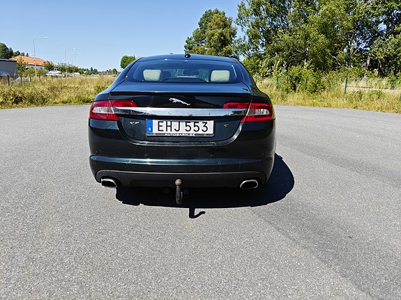 Jaguar XF 5 of 10