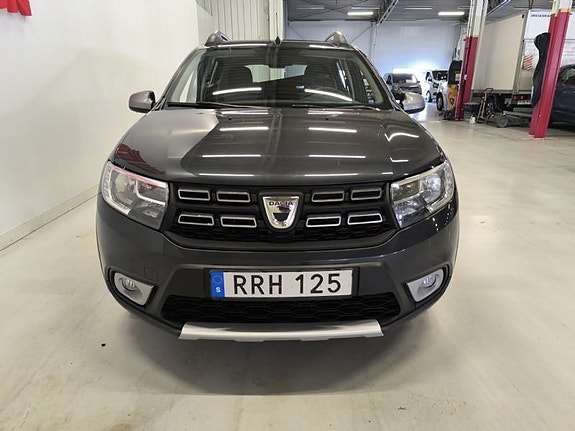 Dacia Sandero Stepway 2 of 10