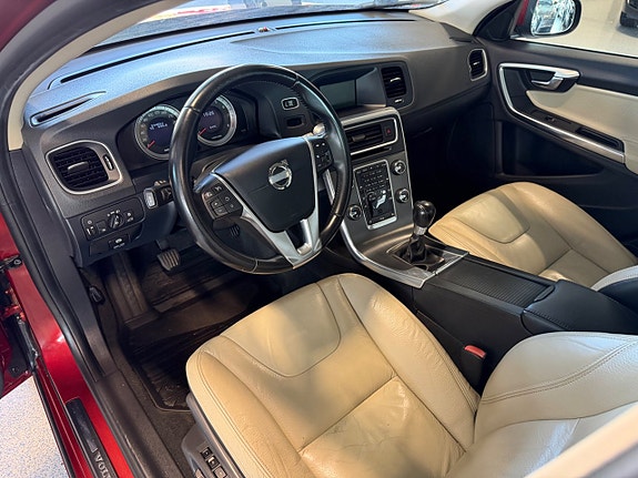 Volvo V60 13 of 22