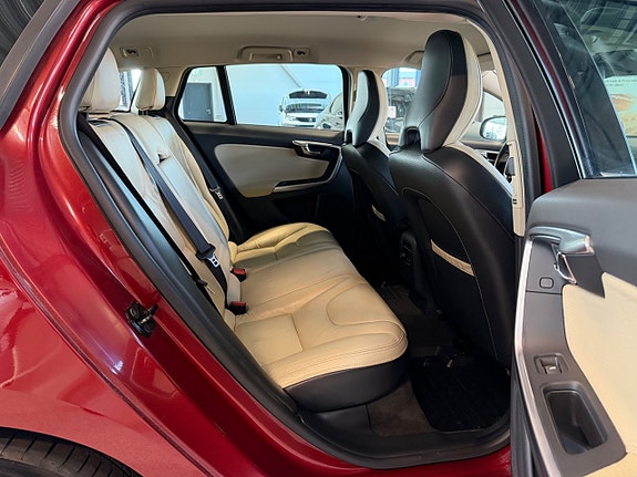 Volvo V60 12 of 22