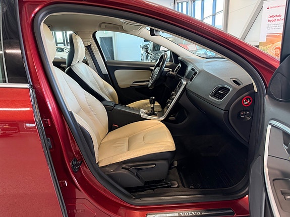 Volvo V60 10 of 22