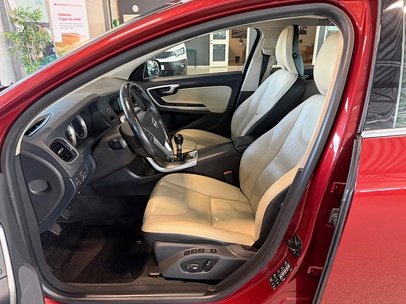 Volvo V60 17 of 22