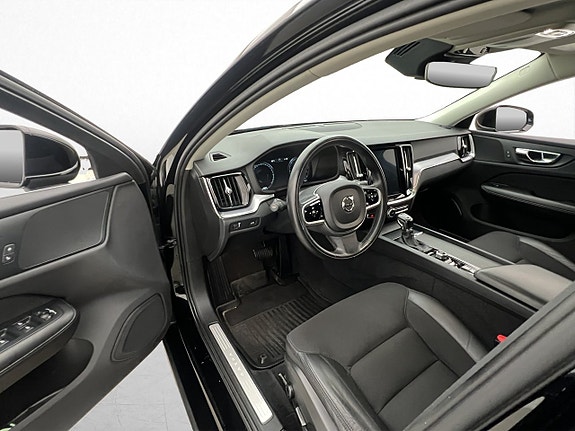 Volvo V60 9 of 30