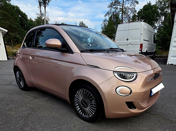 Fiat 500e 2 of 6