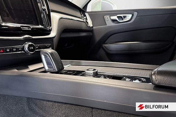 Volvo XC60 15 of 16