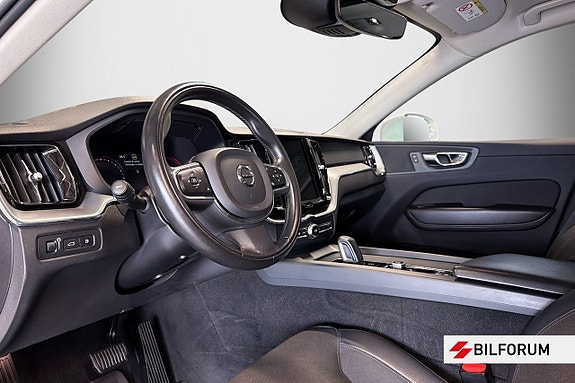 Volvo XC60 12 of 16