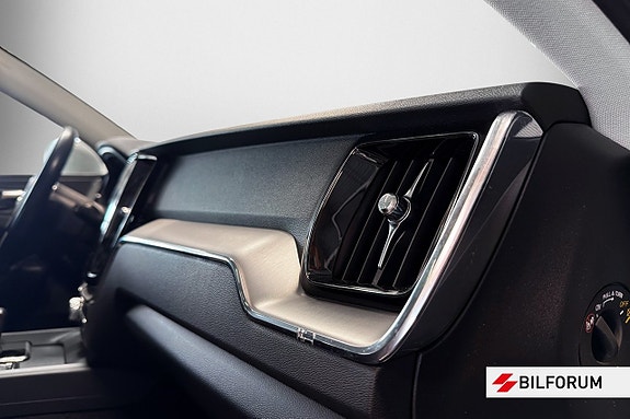 Volvo XC60 9 of 16