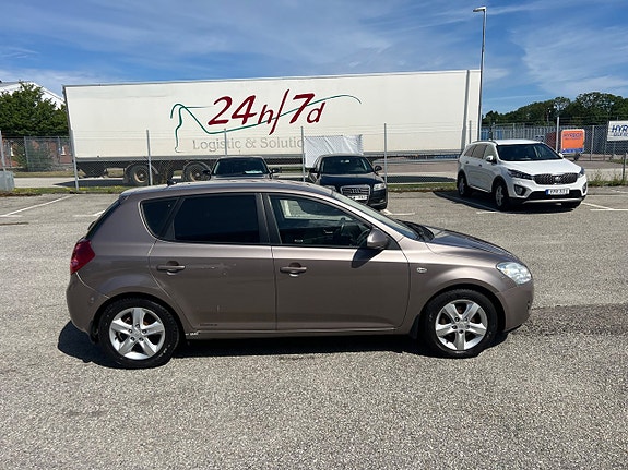 Kia Ceed 7 of 13