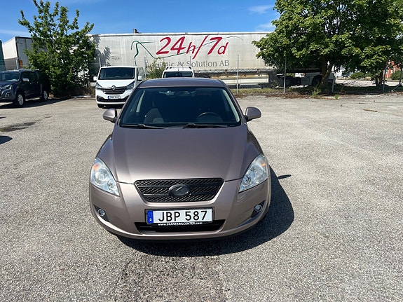 Kia Ceed 3 of 13