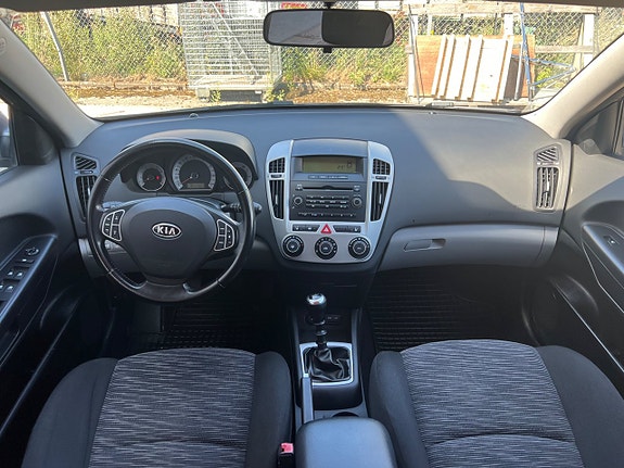 Kia Ceed 9 of 13