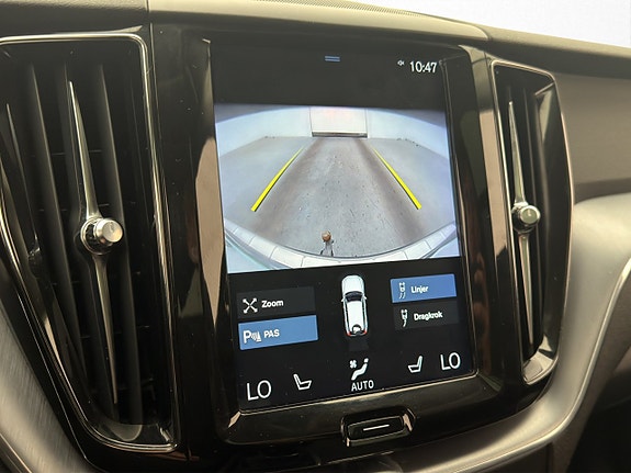 Volvo XC60 14 of 30