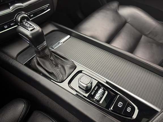 Volvo XC60 27 of 30
