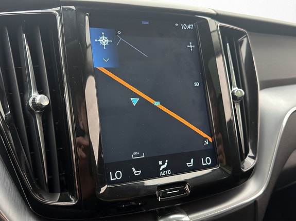 Volvo XC60 13 of 30