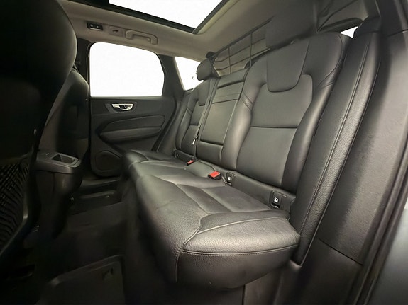 Volvo XC60 18 of 30