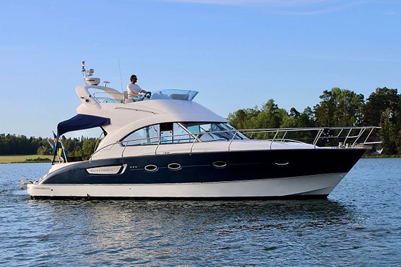 Beneteau Antares 12 (2009) 2 of 11