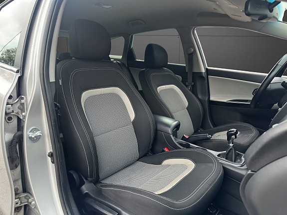 Kia Ceed 10 of 16