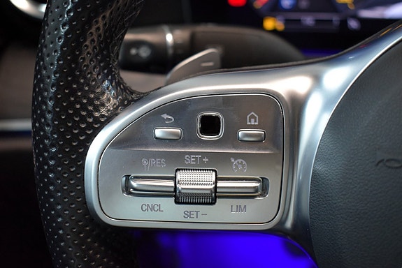 Mercedes-Benz E200 10 of 23