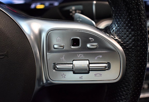 Mercedes-Benz E200 11 of 23