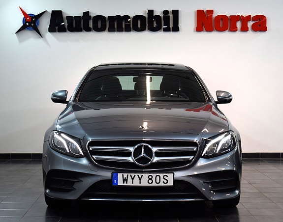 Mercedes-Benz E200 3 of 23