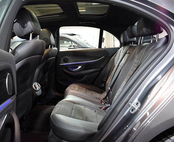 Mercedes-Benz E200 15 of 23
