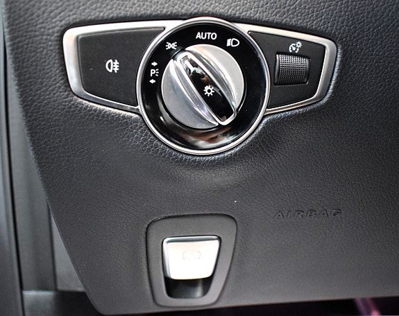 Mercedes-Benz E200 21 of 23