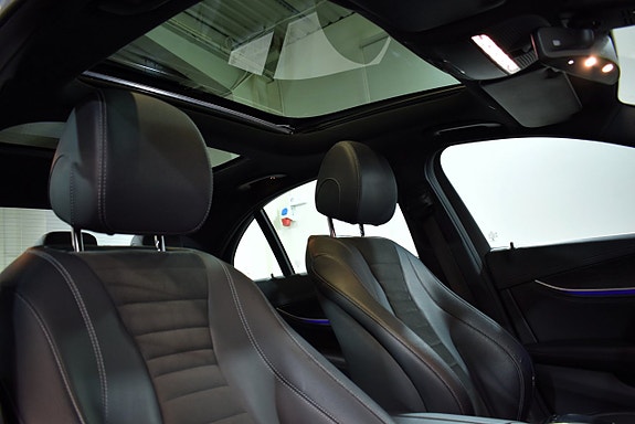 Mercedes-Benz E200 13 of 23