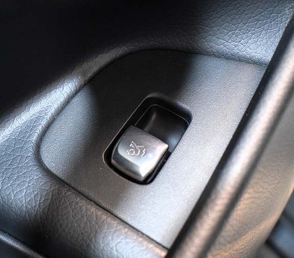 Mercedes-Benz E200 22 of 23