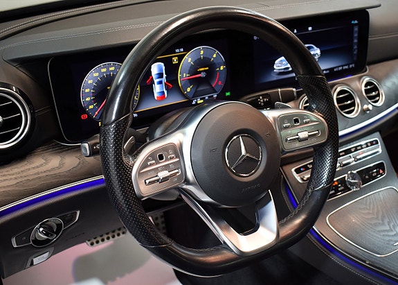 Mercedes-Benz E200 8 of 23