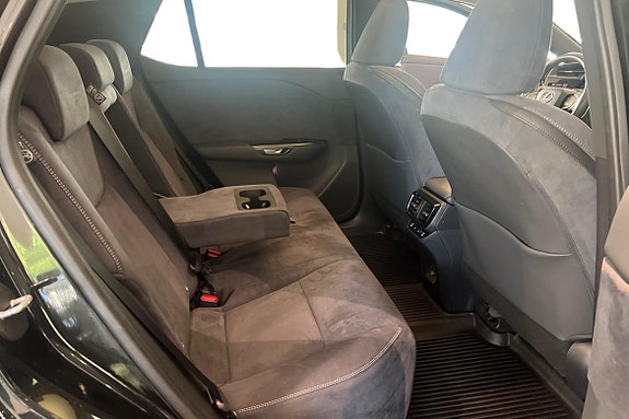 Lexus RZ450e 7 of 29